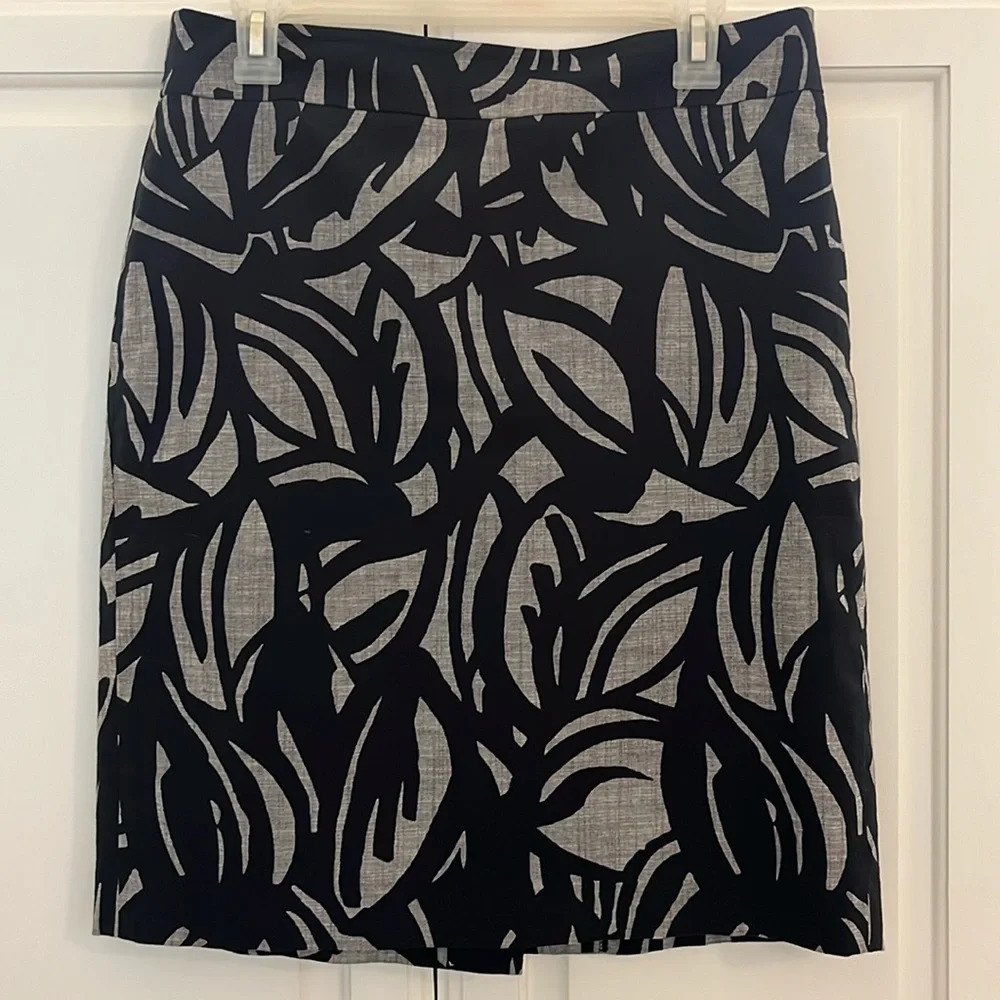 Ann Taylor Black and Gray Pencil Skirt